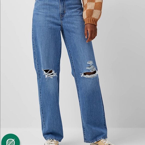 NWT Levi’s high waisted straight jean medium wash with rip at knees - Picture 3 of 11